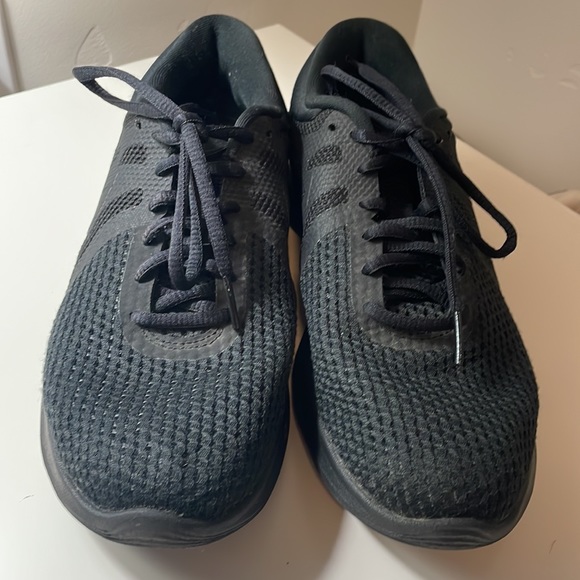 Black Nike running shoes size 8 - Picture 2 of 6